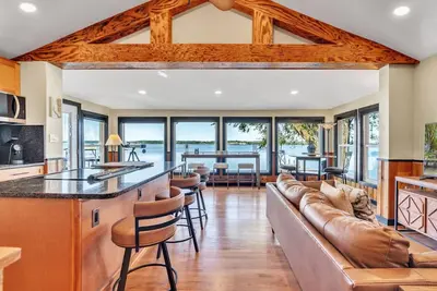 Image de Downs By The River 2 Bedrooms 1 Bathroom
