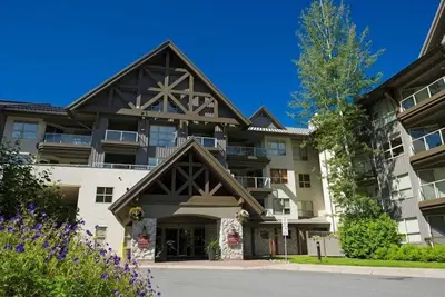 Image de Premier 2-bedroom slope-side Blackcomb condo -  Ski-in/out to Peak Gondola