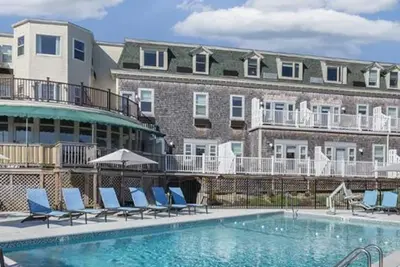 Image de Charming 1-bedroom at the Bay Voyage! Summer in style at this boutique resort.