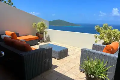Image de 2 Bedroom 2 Bathroom Condo Stunning Ocean Views in a Guarded Community