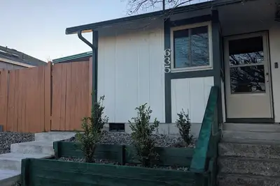 Image de Newly furnished house near Nisqually/Jblm/Oly-3 bed-WiFi -covered deck- pets ok