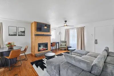 Image de Newly Redesigned 2br Cabin