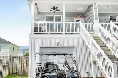 Image de 3-bedroom townhome with Golf Cart in marvelous Carolina Beach