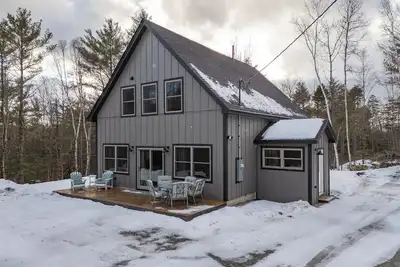 Image de Hanover Hideaway- Brand New Ski Chalet!