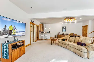 Woodsy Silverthorne Lower Level Unit with Patio