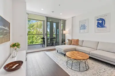 Image de Chic 2-Bed with Free Parking in South Yarra