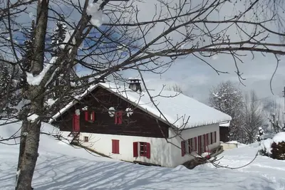 Image de Chalet Le Taguy 15p St Gervais Le Bettex Ă 1km des pistes, dispo 23. 2 -2. 3