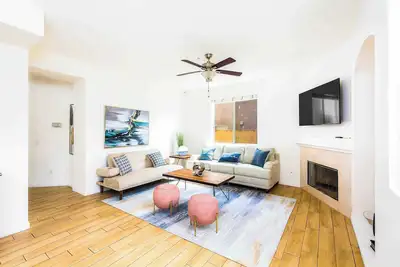 Image de Family Retreat Near 15 Fwy|Large Yard|Pet-Friendly|Flexible Stays Avail. #41402