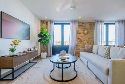 Image de w* | Grandiose 1br w\/ Balcony in Casco Viejo