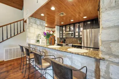 Image de Waterfront | Grill | Fire Pit | Sleeps 16+