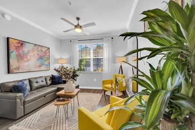 Image de Stylish 2-Bed/2-Bath Tampa Apartment: Comfort Meets Convenience for Corporate Travelers