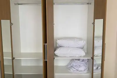 New Studio Flat - Quiet and Safe Location!