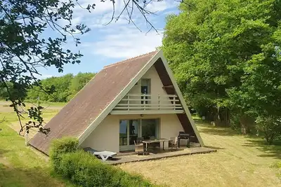 Image de Rural 2 bedroom fully equiped Chalet, 1 of 2, by lake near Chaillac sleeps max 6