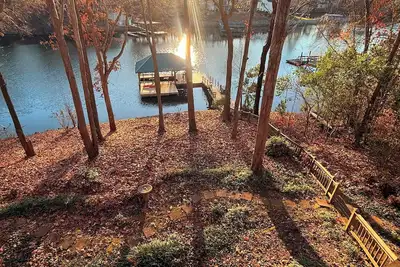 Image de Come stay at Paradise Perch-Sleeps 12, Water Front, Private Dock, Kayaks