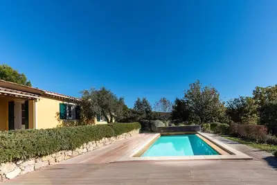 Image de L'horizon Vert - Maison avec piscine et parking privé