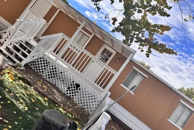 Image de Cozy 2-bedroom mobile home with WiFi, Ac in Kirtland.
