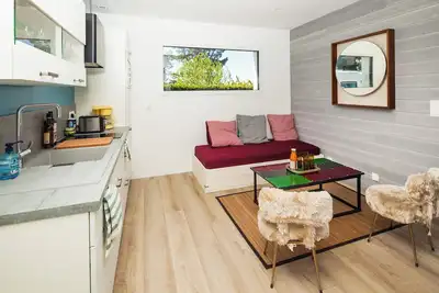 Image de Ecolodge La Vertonne. Séjour en amoureux, vélos à disposition et jardin partagé.