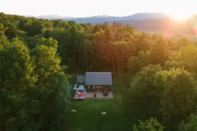 Image de Mtn Cabin | Family Friendly I Hot Tub | Gameroom