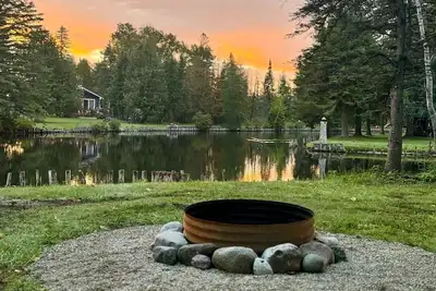 Image de River Pines~Downtown Waterfront w/ Wildlife Watching! \nFirepit, Snowmobile, Biking\n