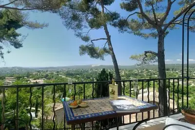 Image de Villa Olivade. Panoramic Sea Views - Private Balconies, Terraces & Garden