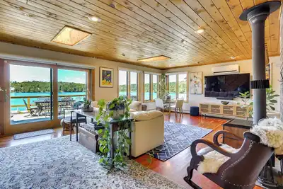 Image de Waterfront Home on White Lake: Near Bethel Woods!