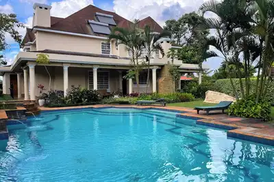 Luxury Villa with Private Pool and In-Room Jacuzzis – Perfect Getaway