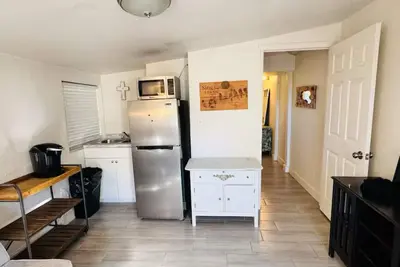 Image de Cozy studio walking distance to downtown Fort Myers