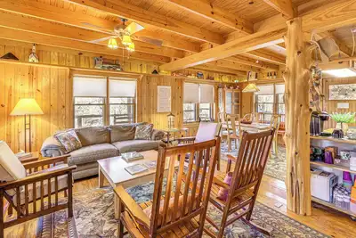 Image de 10 Mi to Sardis Lake: Home w/ Grill in Tuskahoma