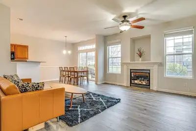 Image de Close to Main Street: Townhome in Zionsville
