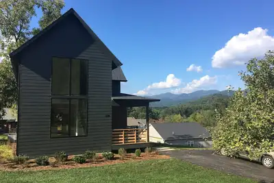 Image de Modern 3-bed, superb mountain views, mins to Asheville - 50% off for 28 day stay