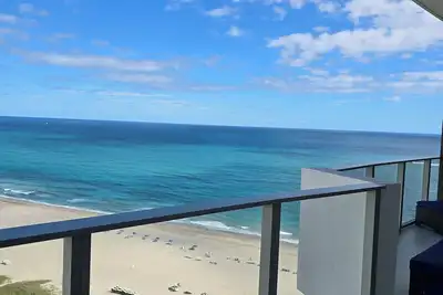 Image de 2-bedroom Ocean Oasis at The Amrit- On the Beach, Views from every room!