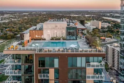 Image de Rainey St LuxuryCondo w/ Balcony