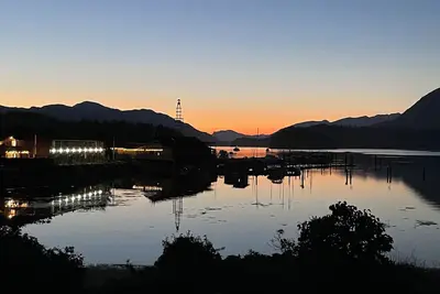 Endless views at Inlet Retreat! Relax in a centrally located beautiful studio!