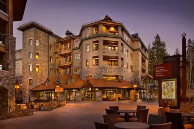 Image de Ski In/Out at One Village Place Residences by Hyatt 3Bedroom Villa