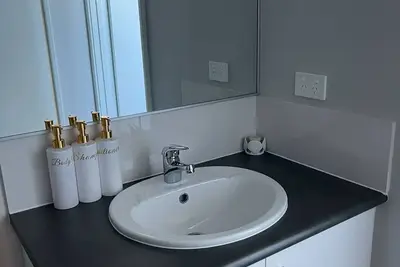 Image de Seacliff Cottage by the Sea. Walk to Parks, Shopping Centre, Bars & Restaurants
