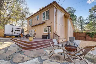 Image de 2 Mi to Pga Tour: Decatur Home w/ Fire Pit Access!