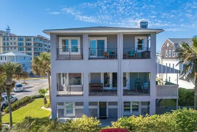 Image de The Grand Pelican - 5/4 - Oceanfront - Sleeps 12