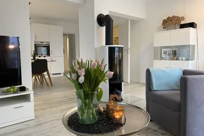 Image de Luxurious apartment with balcony, roof terrace and breathtaking water views