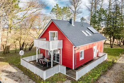 Image de Spacious Scandinavian-style vacation home with terrace and large garden