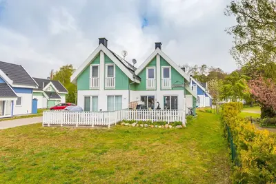 Image de Cozy vacation home near the beach with infrared cabin & fireplace