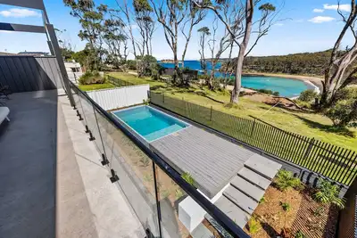 Image de McKenzies Beach House - New Home on Beach with Views and Heated Swimming Pool