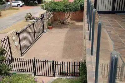 Image de Seaside self-catering holiday accommodation with garden/braai (Bbq) facility.