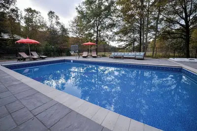Image de (July Weeks Available! ) Grand Beach Home With Private Heated Pool!