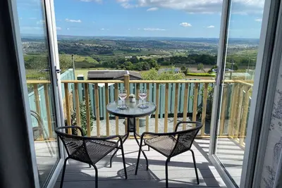 Stunning views. Countryside walks or cycle trails. Nearby pubs and music venues