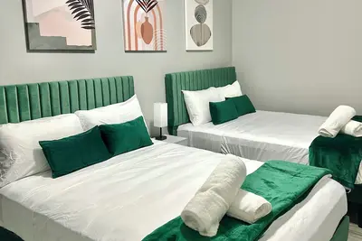 Image de Charming 2-bedrooms house 25 to Nyc - Games - Private backyard
