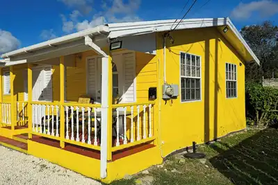 Image de Charming 2-bedroom Sunshine Cottage on south coast with WiFi, Ac