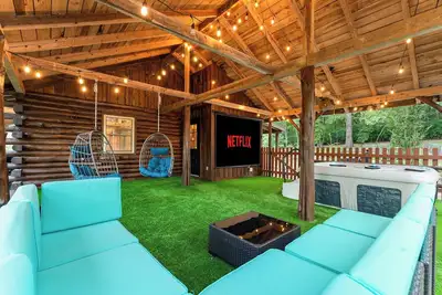 Image de Relax at Hillside Haven:2br Log Cabin with Hot Tub