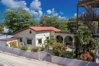 Casa Fuerte - Island Home close to town