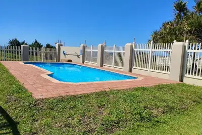 Image de Coastal Bliss Awaits at Cassa Uvongo – Your Perfect Beachside Retreat!