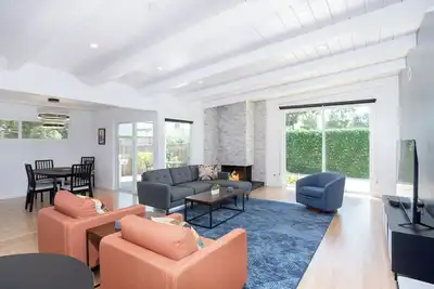 Image de Comfy Home w\/ Spacious Yard, Bbq Outside